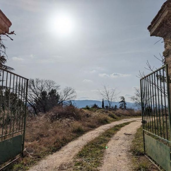 Terrain de 400m2 à 600m2 dans un petit lotissement à avec Vue sur le massif du luberon