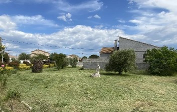 terrain de 280m2 environ sur la commune de Bessan