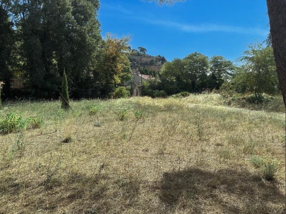 Prix en baisse terrain viabilisé 500 M² à Cadenet