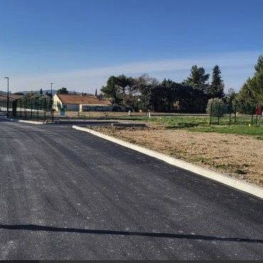 Terrain à vendre de 502 m² à Domazan (30390) – emplacement privilégié proche écoles, transports et commodités