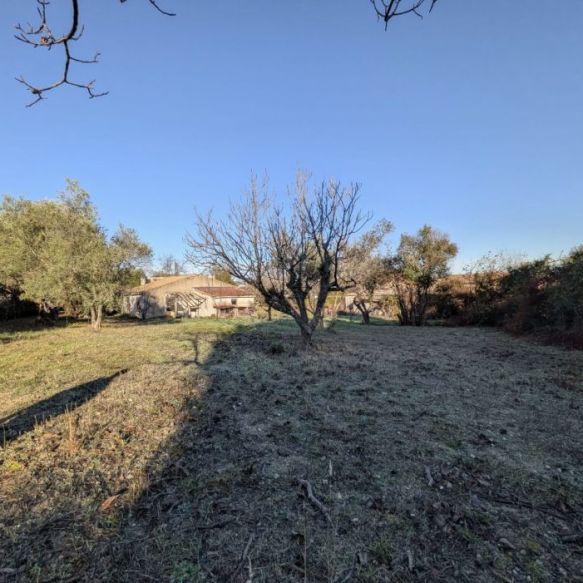 Terrain VIABILISE à vendre 500m2 proche du centre et arboré