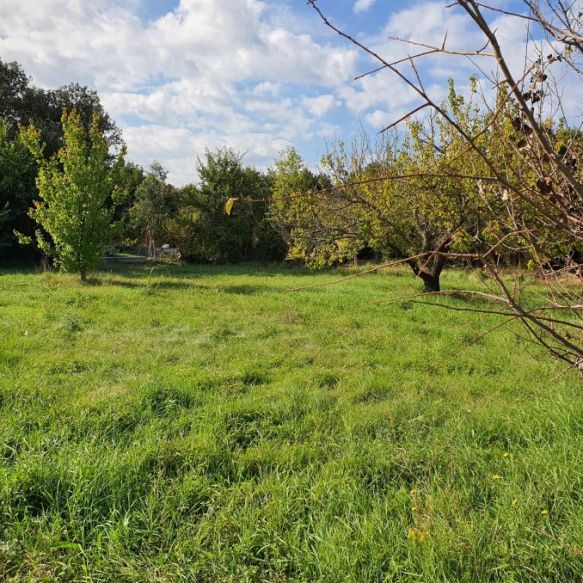 Terrain de 450m2 hors lotissement plein sud