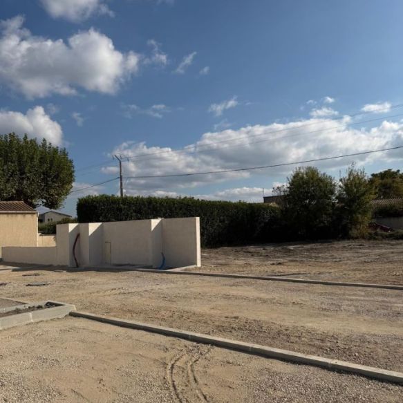 Terrain à construire de 350 m² à Sénas, emplacement stratégique entre Salon et Avignon