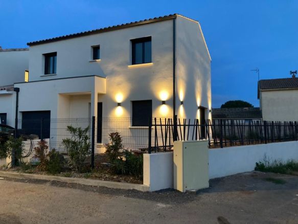 Maison neuve contemporaine à Vias (34450) avec 3 chambres, garage et terrain viabilisé proche mer et commodités