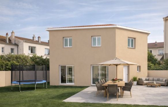 Maison neuve traditionnelle 134 m² avec 5 chambres sur terrain viabilisé de 379 m² à Saint-Chamas, proche écoles, commodités et transports