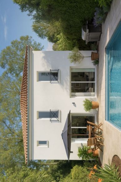 Maison étage 120 m² avec 3 chambres et 2 salles de bains sur terrain viabilisé à Eyguières (13430)