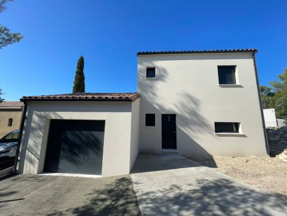 Maison neuve à étage de 115 m² avec garage de 20 m² sur terrain viabilisé de 591 m² – Projet familial à Istres (13800), proche écoles, commerces et centre-ville